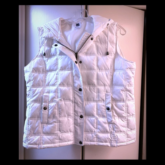 GAP Jackets & Blazers - Gap white puffer vest w/ removable faux fur